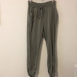 American Eagle joggers